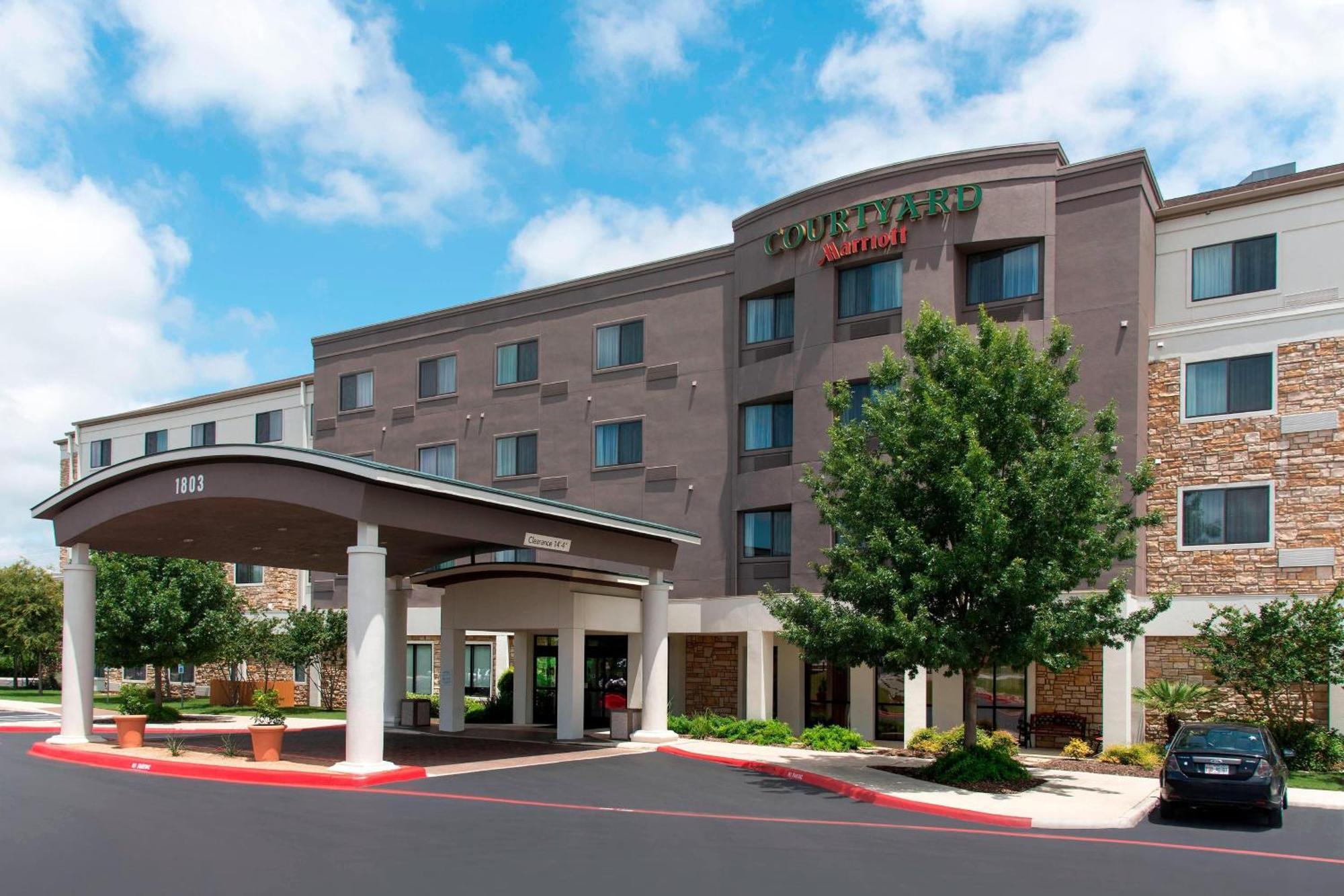 Courtyard By Marriott San Antonio North Stone Oak At Legacy Hotel Exterior foto